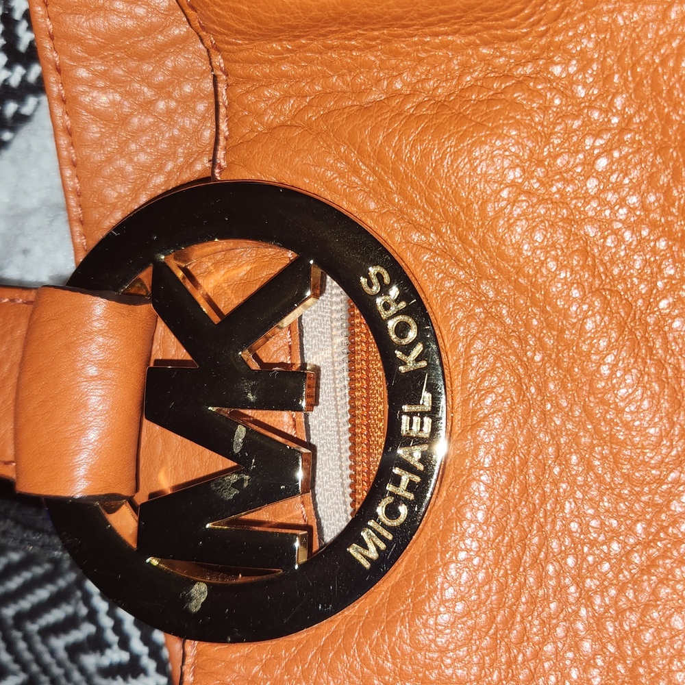 Michael Kors Burnt Orange Leather Shoulder Bag Gold Hardware. Magnetic Closer. - Picture 3 of 8